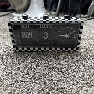 Vans Off The Wall Checkerboard Desk Clock Flip Day Date Promo Display